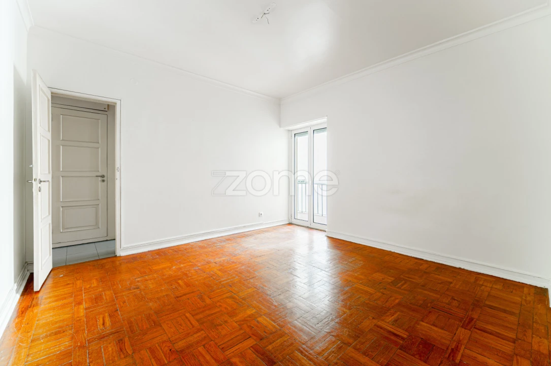 Apartamento T10 para Venda em Benfica Foto 14