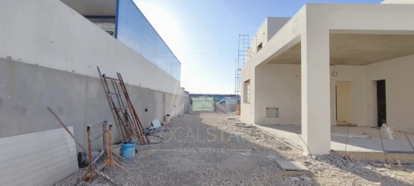 Moradia T5 para Venda em Tornada e Salir do Porto