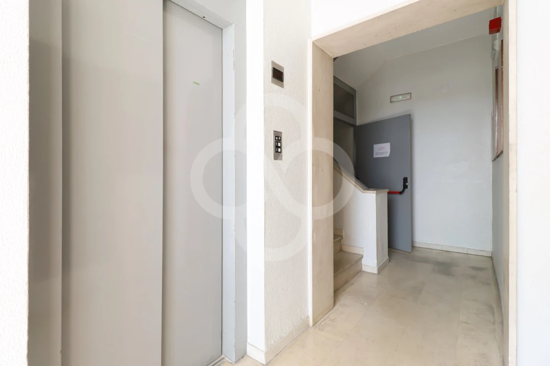 Apartamento T2 para Venda em Santo António Foto 29