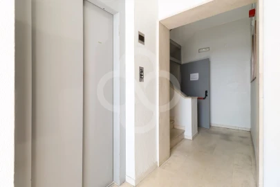 Apartamento T2 para Venda em Santo António