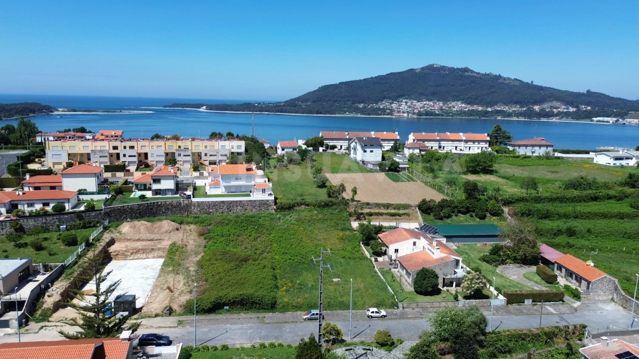 Terreno para Venda em Caminha (Matriz) e Vilarelho Foto 1