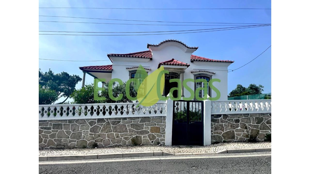 Moradia T4 para Venda em Colares Foto 1
