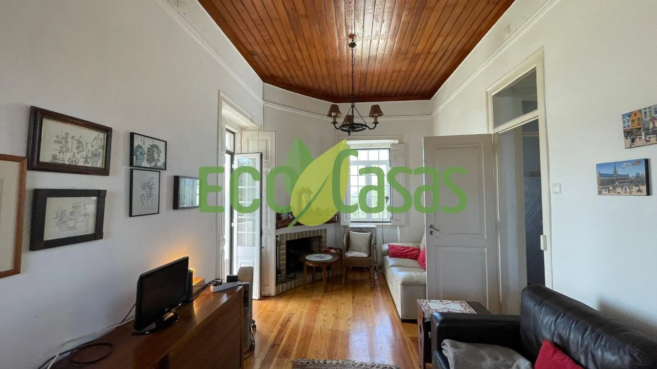 Moradia T4 para Venda em Colares Foto 6