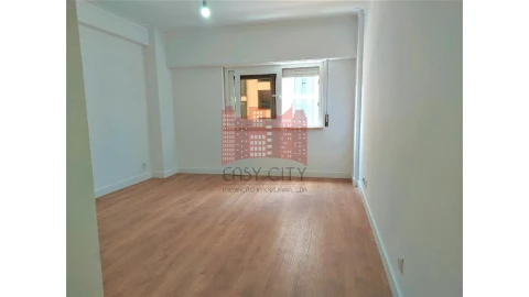 Apartamento T3 para Venda em São Domingos de Benfica