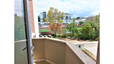 Apartamento T3 para Venda em São Domingos de Benfica