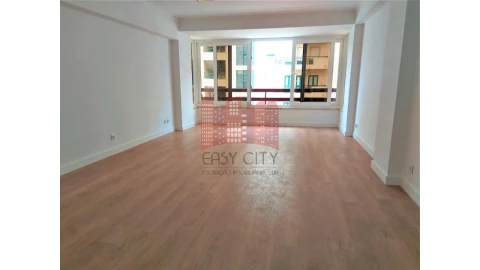 Apartamento T3 para Venda em São Domingos de Benfica