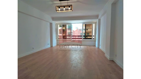 Apartamento T3 para Venda em São Domingos de Benfica