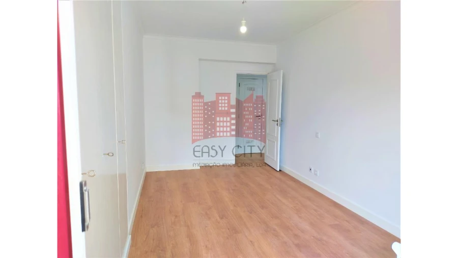 Apartamento T3 para Venda em São Domingos de Benfica Foto 13