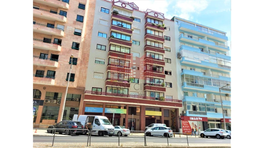 Apartamento T3 para Venda em São Domingos de Benfica