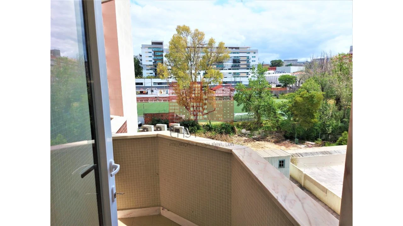 Apartamento T3 para Venda em São Domingos de Benfica Foto 7