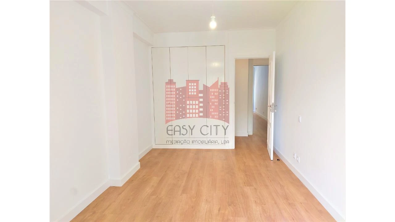 Apartamento T3 para Venda em São Domingos de Benfica Foto 8