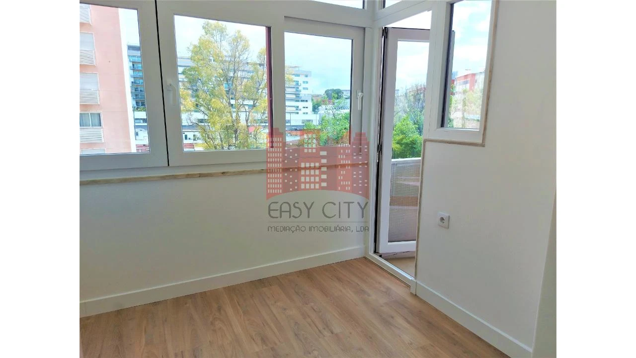 Apartamento T3 para Venda em São Domingos de Benfica Foto 16