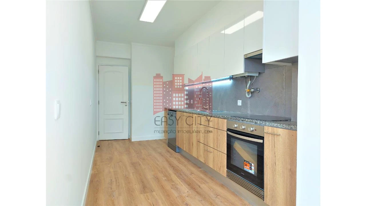 Apartamento T3 para Venda em São Domingos de Benfica Foto 17
