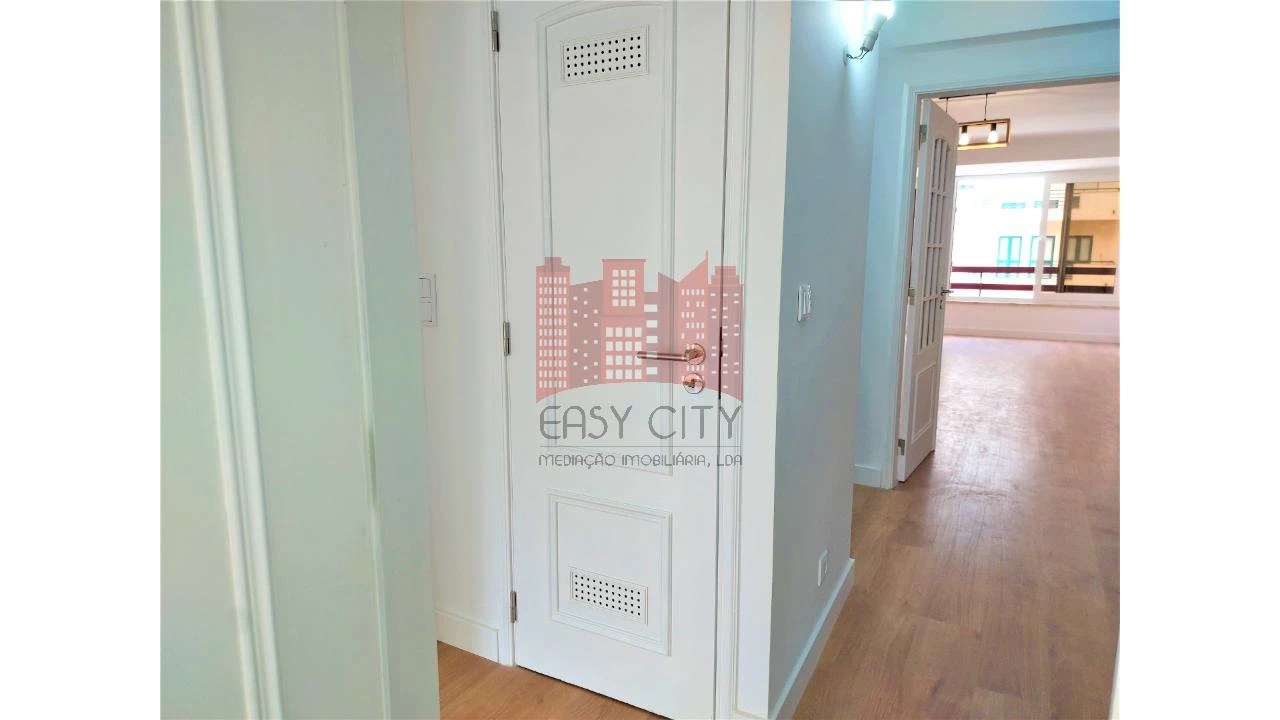 Apartamento T3 para Venda em São Domingos de Benfica Foto 21