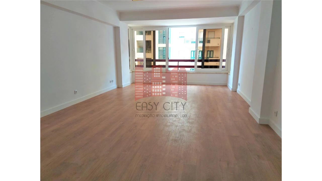 Apartamento T3 para Venda em São Domingos de Benfica Foto 23