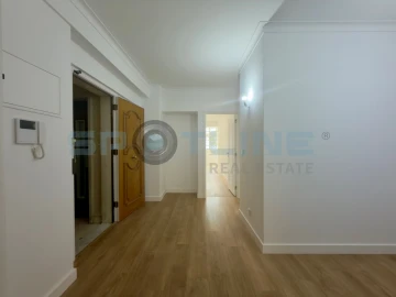Apartamento T3 para Venda em São Domingos de Benfica