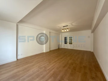 Apartamento T3 para Venda em São Domingos de Benfica