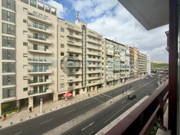 Apartamento T3 para Venda em São Domingos de Benfica