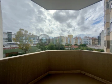Apartamento T3 para Venda em São Domingos de Benfica