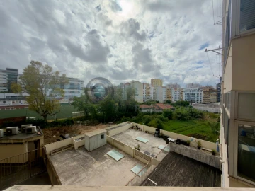Apartamento T3 para Venda em São Domingos de Benfica
