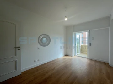 Apartamento T3 para Venda em São Domingos de Benfica