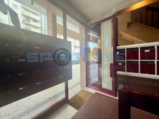 Apartamento T3 para Venda em São Domingos de Benfica Foto 5