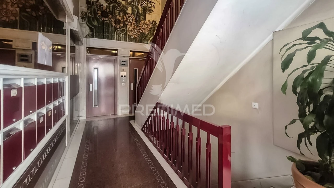 Apartamento T3 para Venda em Benfica Foto 8
