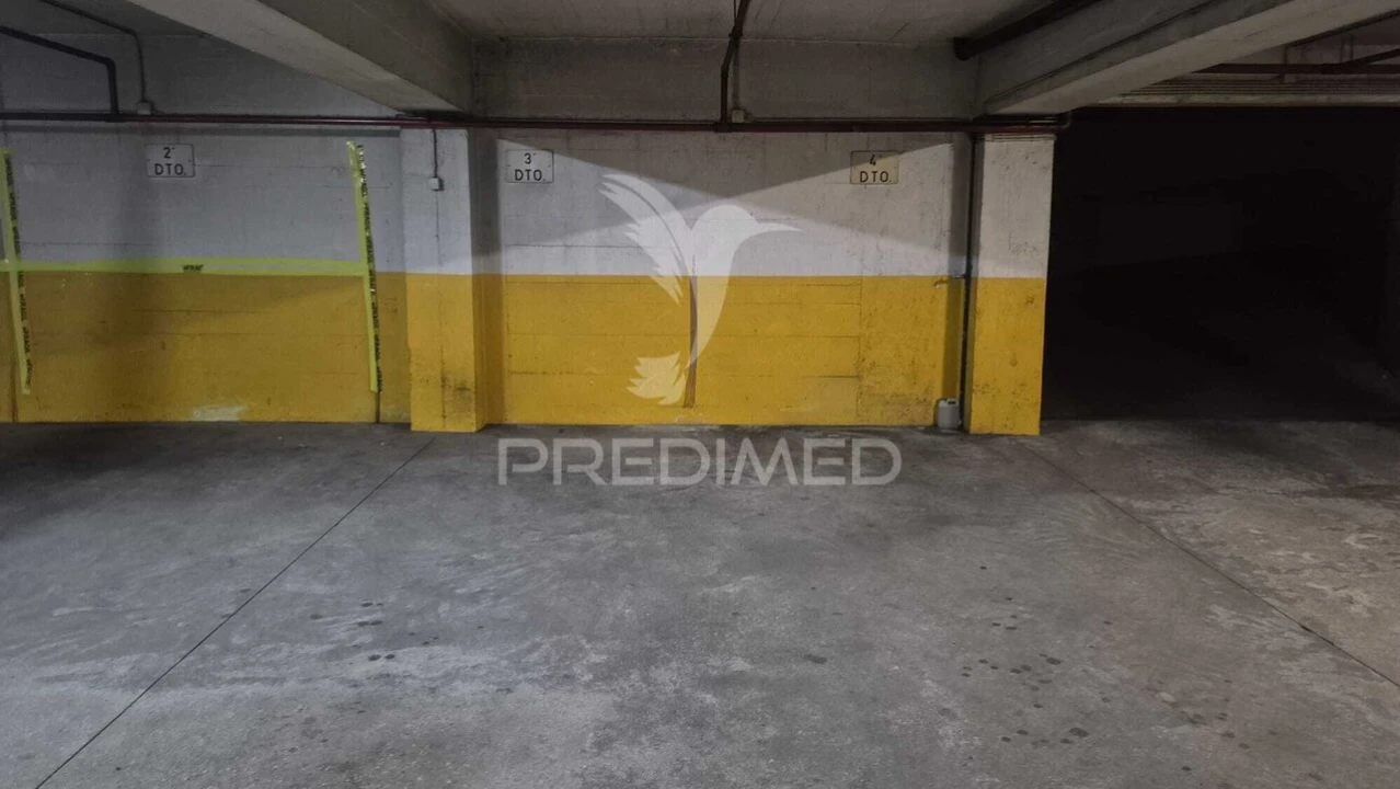 Apartamento T3 para Venda em Benfica Foto 24