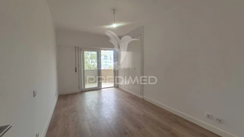 Apartamento T3 para Venda em Benfica