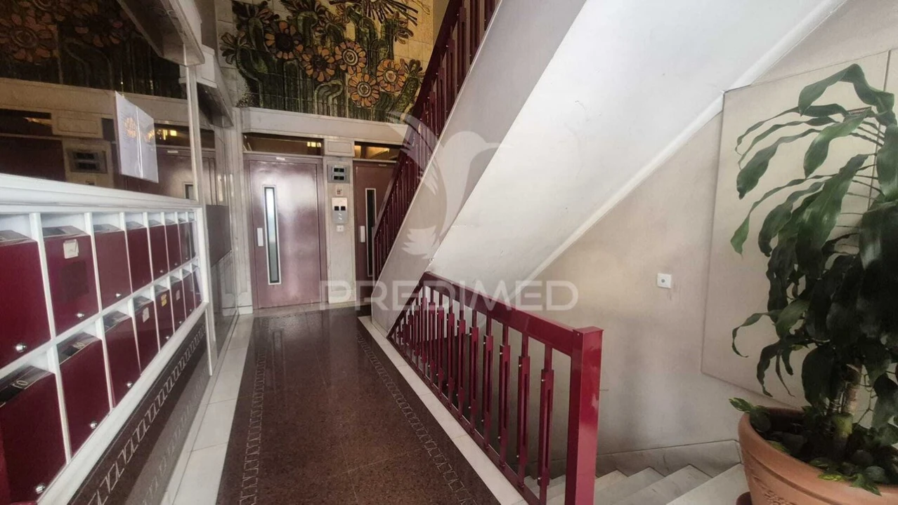 Apartamento T3 para Venda em Benfica Foto 21