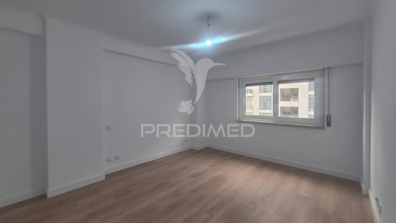 Apartamento T3 para Venda em Benfica Foto 25