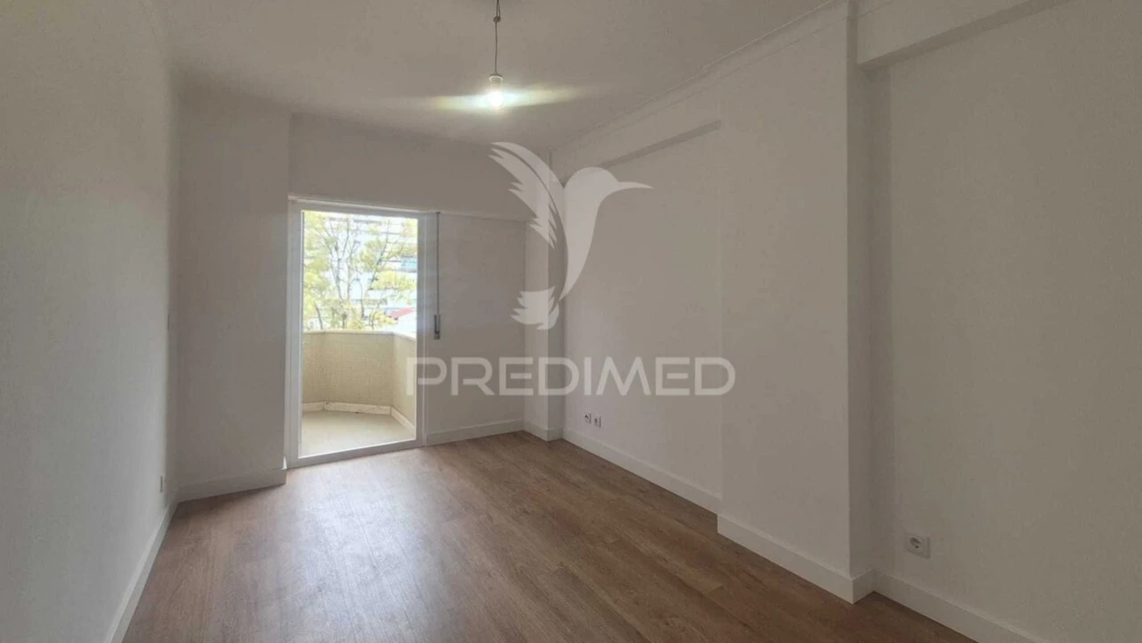 Apartamento T3 para Venda em Benfica Foto 23