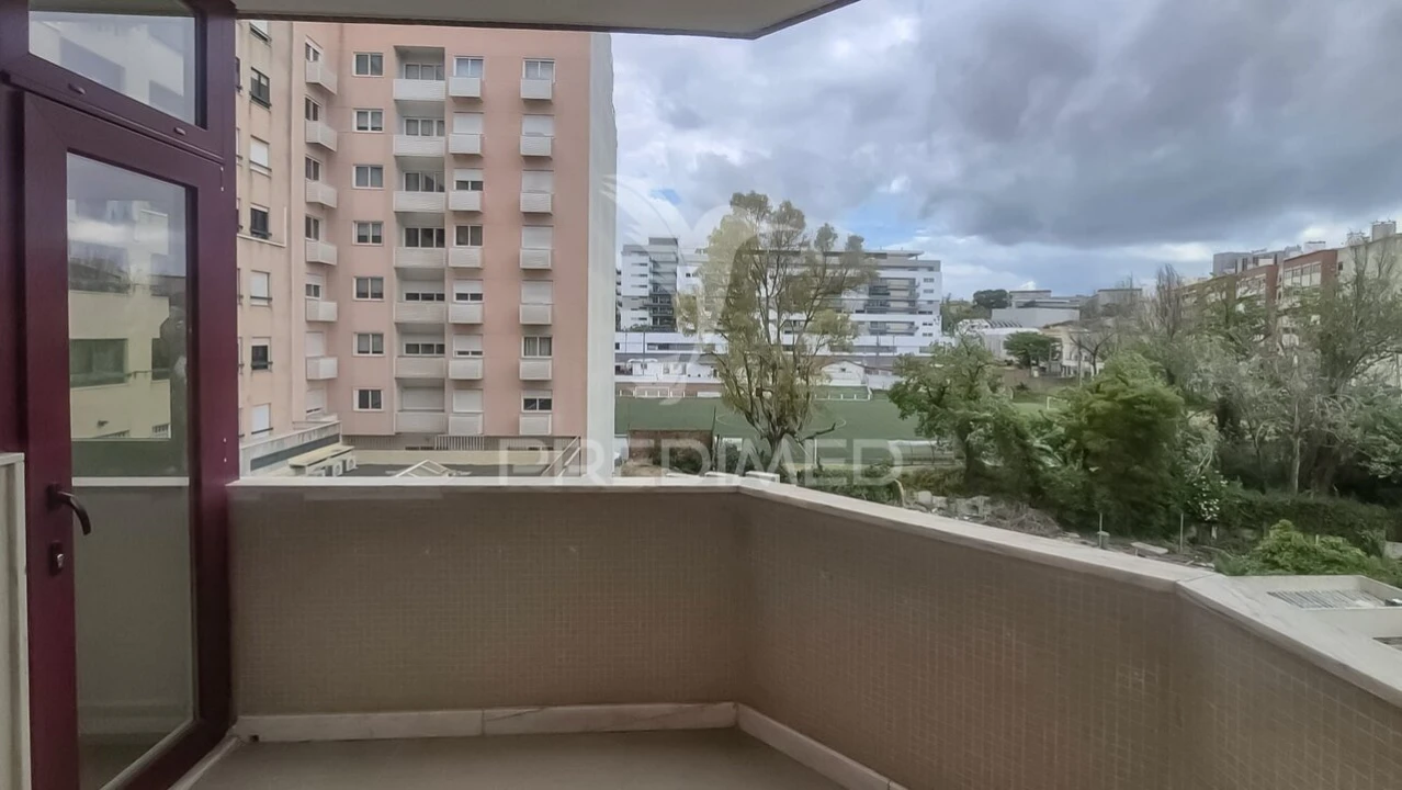 Apartamento T3 para Venda em Benfica Foto 21