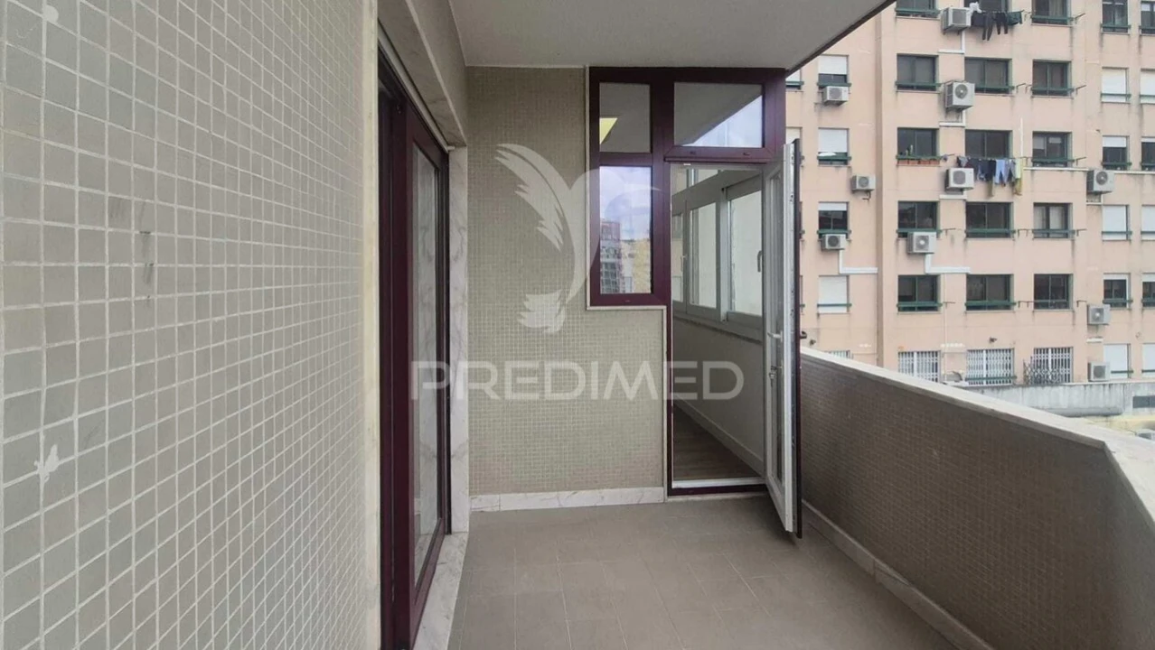 Apartamento T3 para Venda em Benfica Foto 24