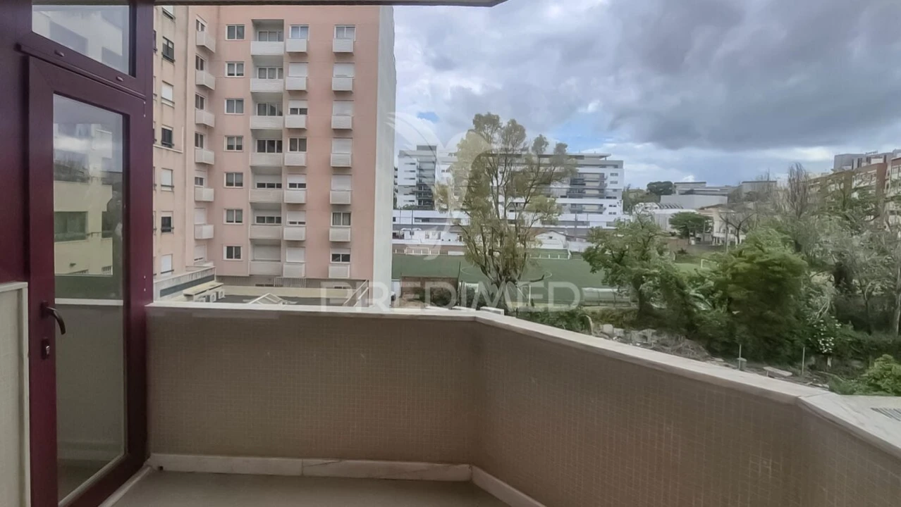 Apartamento T3 para Venda em Benfica Foto 11