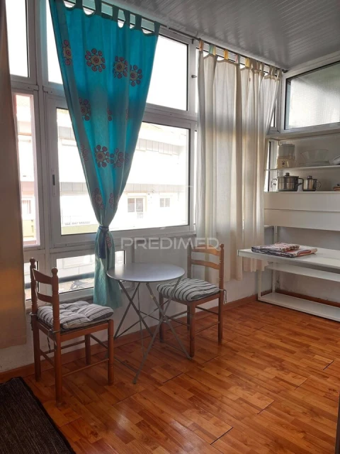 Apartamento T0 para Venda em Almada, Cova da Piedade, Pragal e Cacilhas