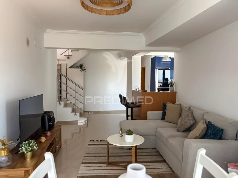 Apartamento T1 para Venda em Charneca de Caparica e Sobreda Foto 1