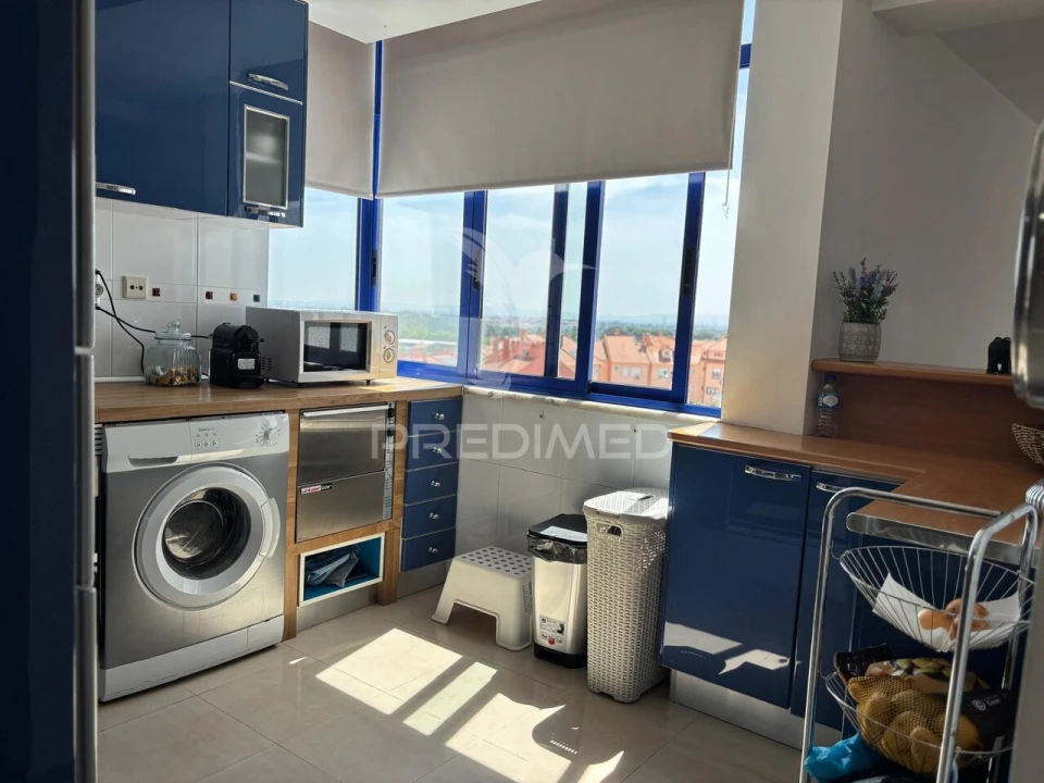 Apartamento T1 para Venda em Charneca de Caparica e Sobreda Foto 3