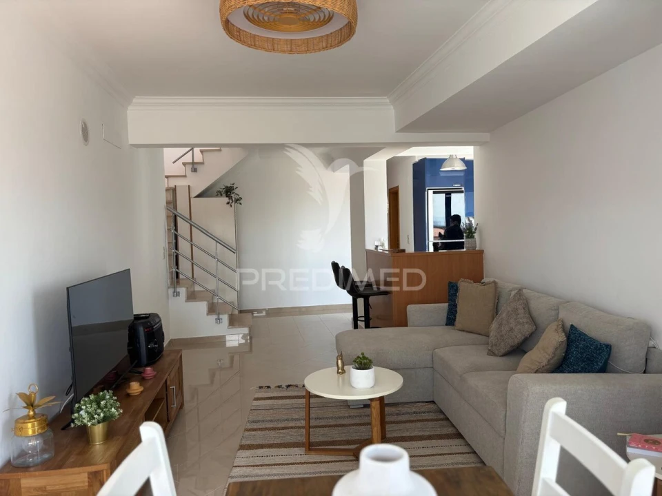 Apartamento T1 para Venda em Charneca de Caparica e Sobreda Foto 1