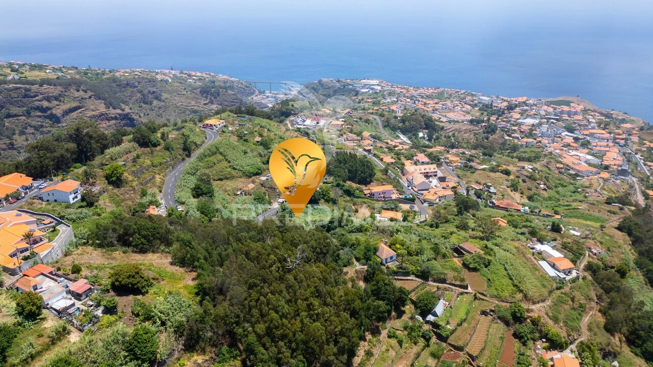 Terreno para Venda em Caniço Foto 1