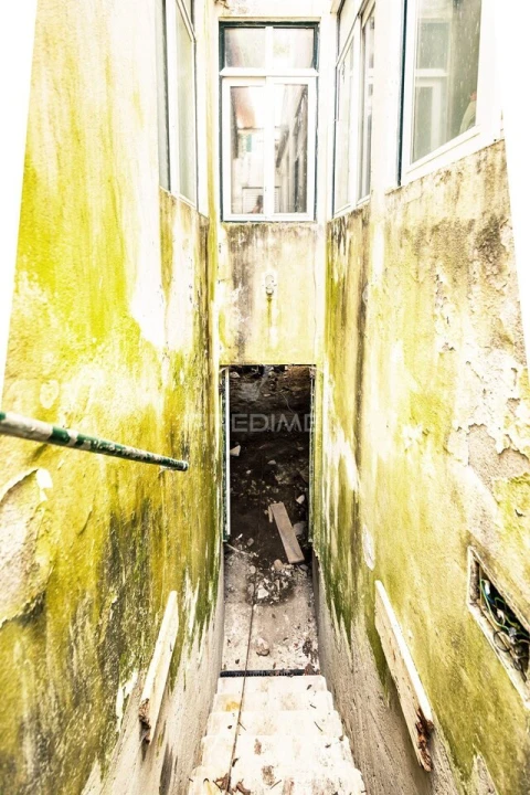 Moradia T5 para Venda em Angra (São Pedro)