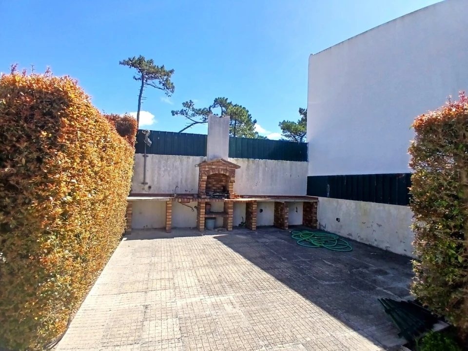 Moradia T3 para Venda em Santo Isidoro Foto 3