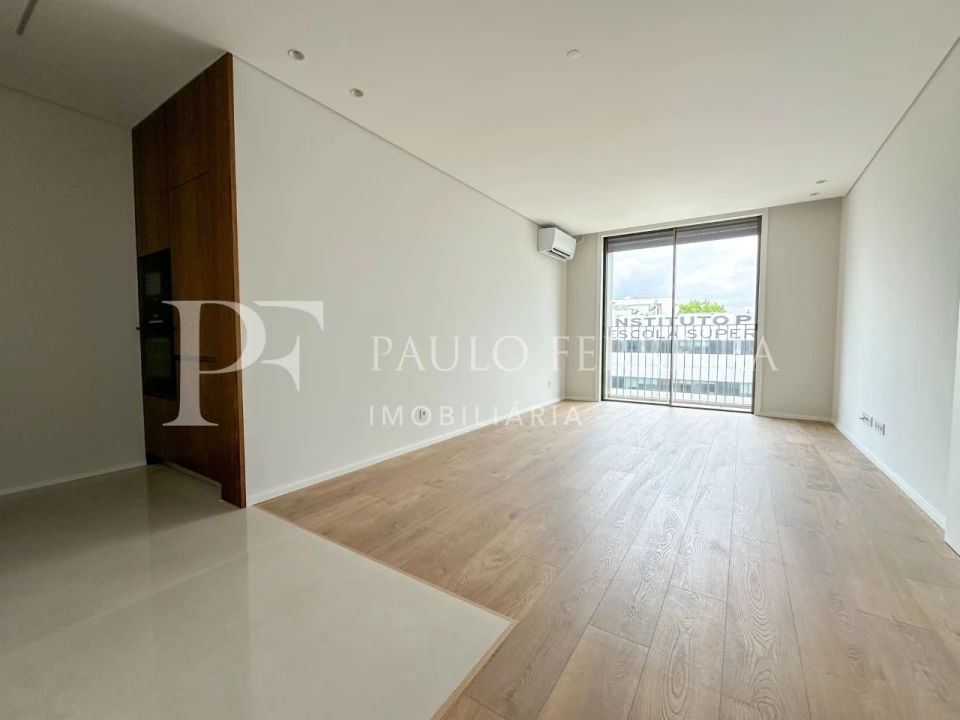 Apartamento T1 para Arrendamento em Antas e Abade de Vermoim Foto 3
