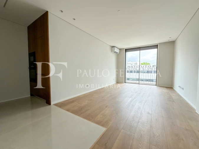 Apartamento T1 para Arrendamento em Antas e Abade de Vermoim Foto 3