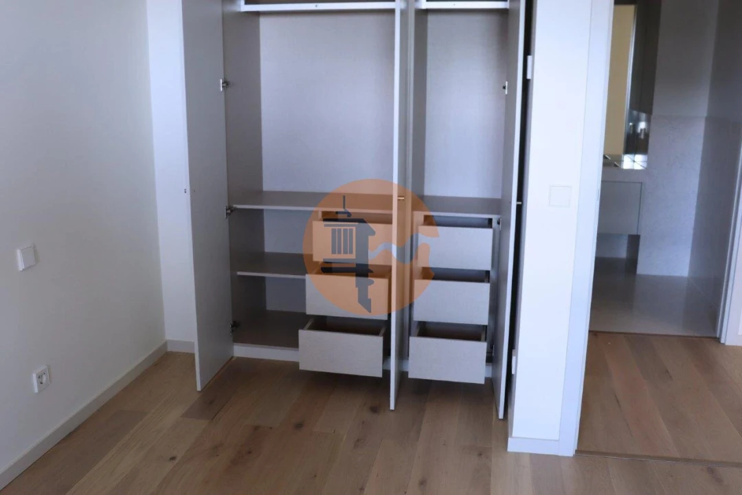 Apartamento T1 para Venda em Parque das Nações Foto 8