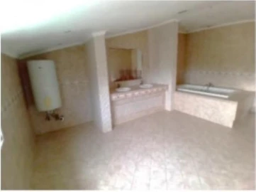 Prédio para Venda em Ereira e Lapa