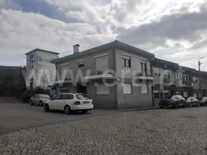 Moradia T4 para Venda em Oliveira do Douro Foto 12