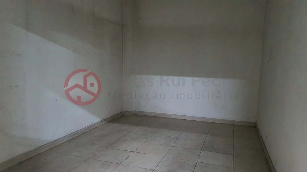 Apartamento T2 para Arrendamento em Laranjeiro e Feijó Foto 19
