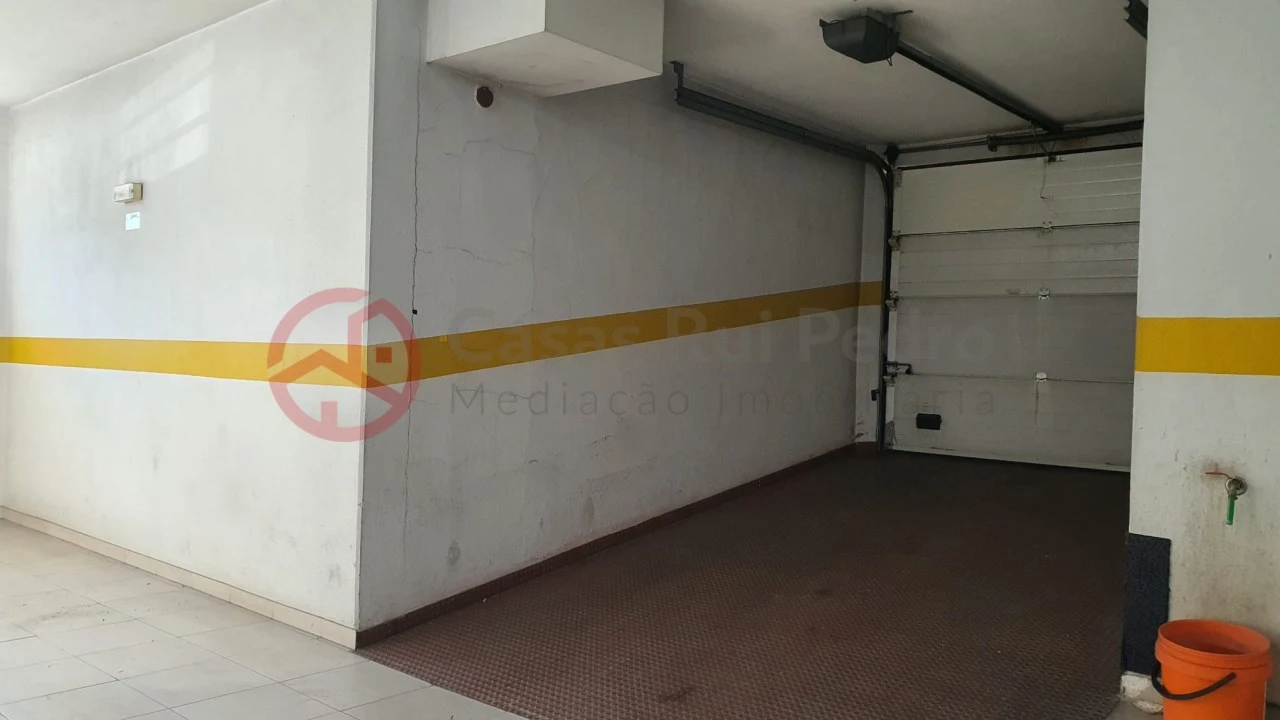 Apartamento T2 para Arrendamento em Laranjeiro e Feijó Foto 20