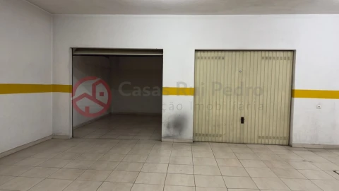 Apartamento T2 para Arrendamento em Laranjeiro e Feijó